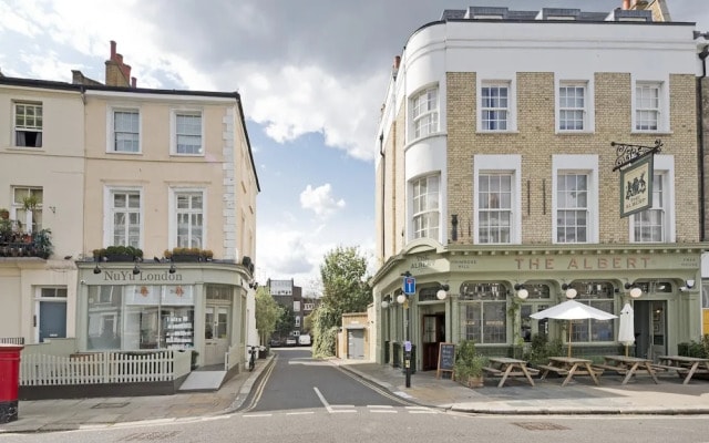 Studio in Historic Building Near Primrose Hill