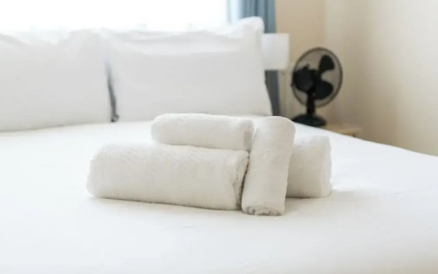 2Bd London Flat - City Buzz & Parkside Serenity