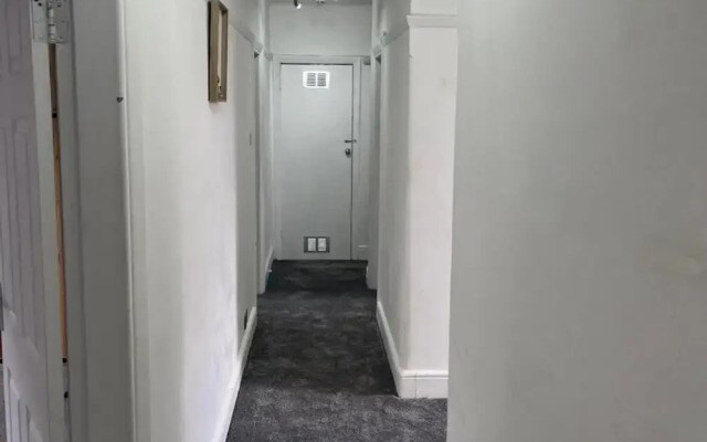 Albans Road Apartment - 4 Bedroom Luxury Stay