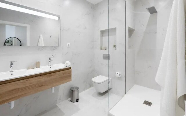 Príncipe de Vergara Apartment II by FlatSweetHome