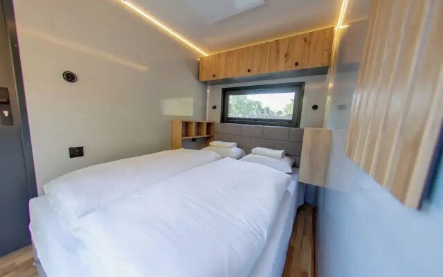 Prague Bay Houseboats