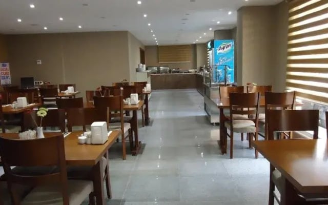 Grand Merin Formula 1 Hotel