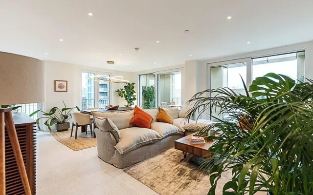 Beautiful Two Bed Property Near Whitechapel