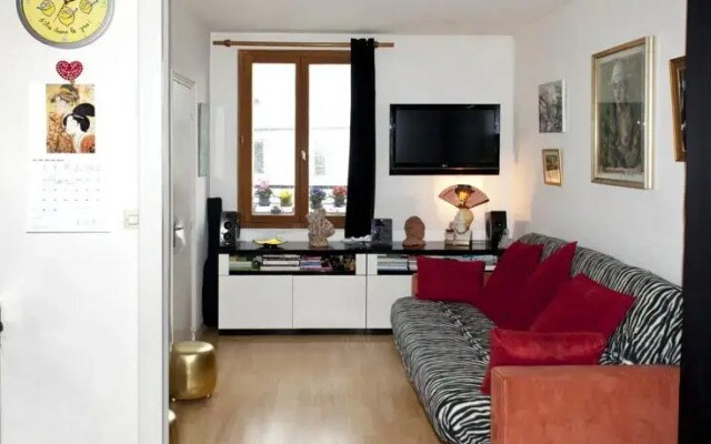 Cozy Montmartre Studio