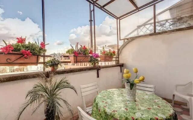 Rhome Apartments Giuliana