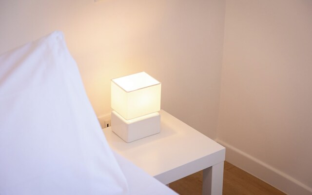 Rental in Rome Colosseo Modern Apartment