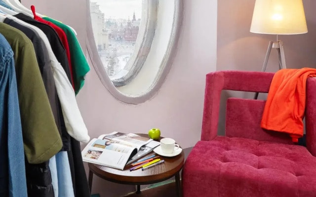 Molotoff Capsule Hotel