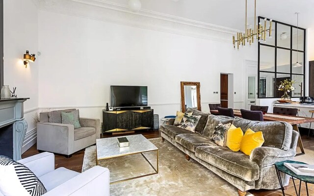Notting Hill Charm: Central 2-bed Gem