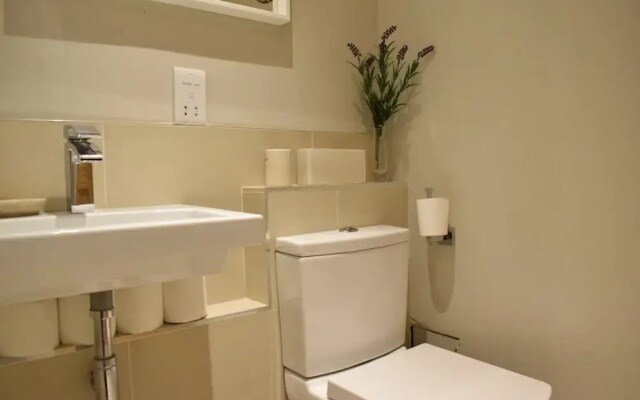 Beautiful 3 Bedroom Home in Parsons Green