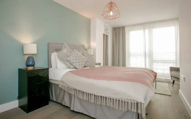 Modern 2 Bedroom Flat In Greenwich