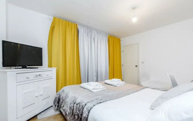Dashing Duplex Bond Apartment WOOD