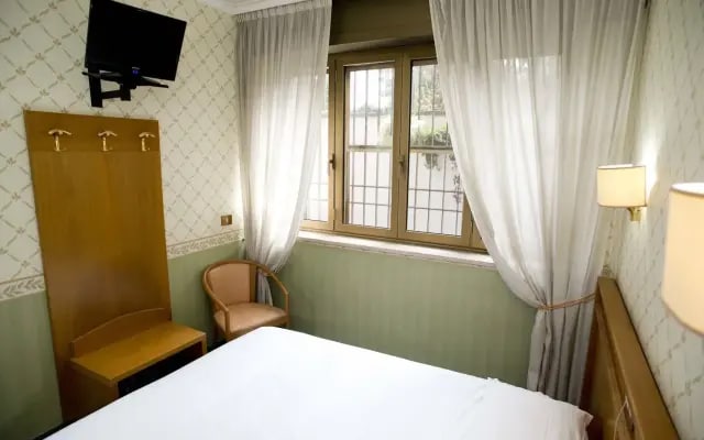 Adoro Hotel