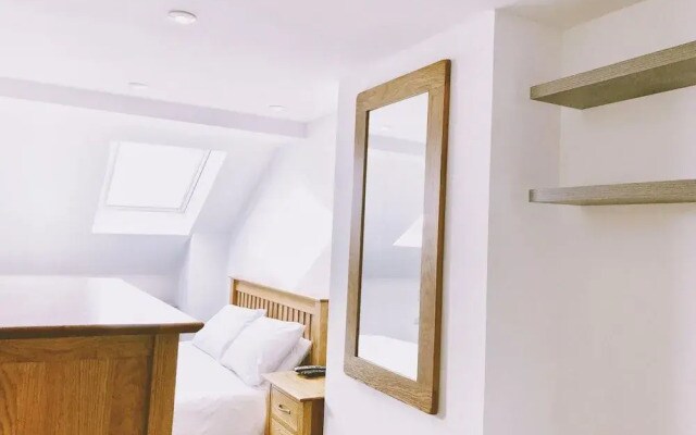 Luxury Rooms with Private Bathrooms