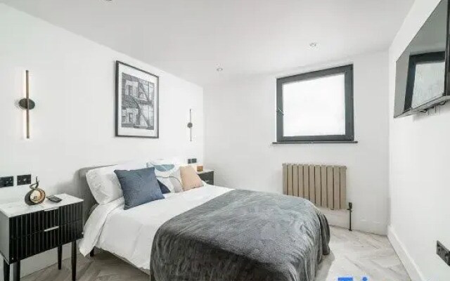 Stunning 2 Bed with ensuite near Elephant & Castle