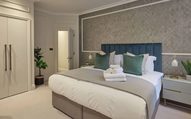 Mayfair Darley House by Viridian Apartments