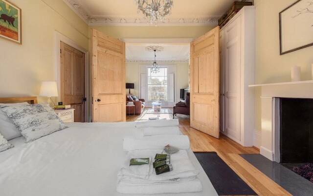Beautiful 1BR Camden Home