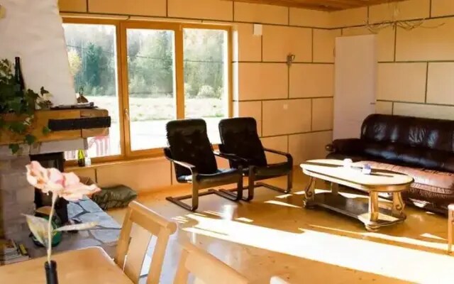 Lehise Holiday House