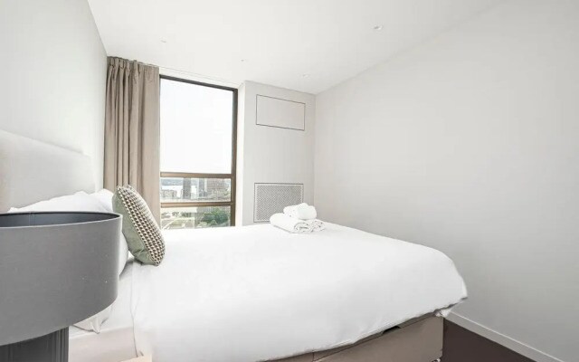 Stylish Three-bedroom Apartment in Poplar