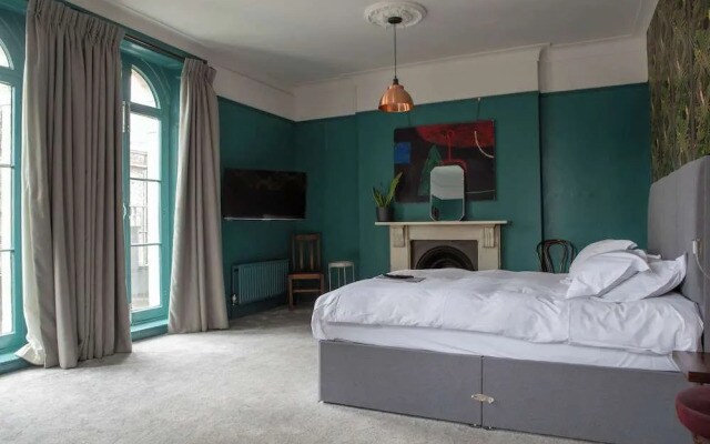 The Crown Rooms