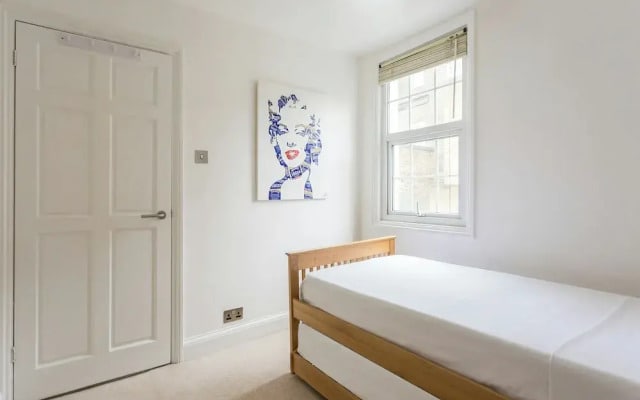 Boston Place II by onefinestay