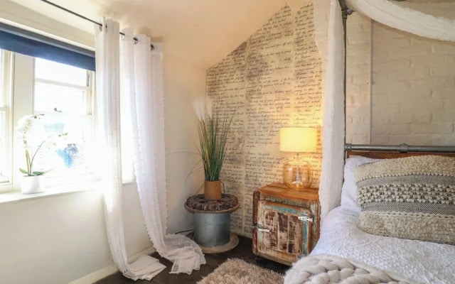 Coupling Cottage