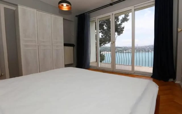 Splendid Flat with Bosphorus View in Besiktas