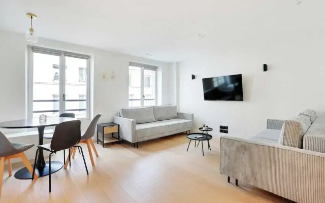Cosy Apartment in Sentier