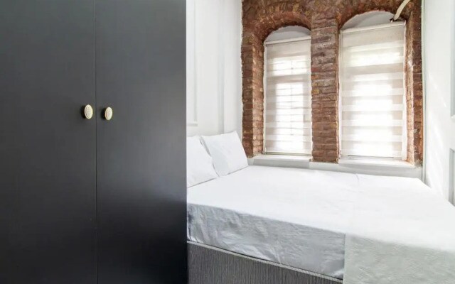 P2406 in Stanbul With 1 Bedrooms and 1 Bathrooms