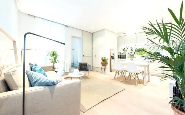 Apartment with One Bedroom in Madrid, with Wifi