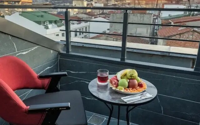 Modernlux Hotel