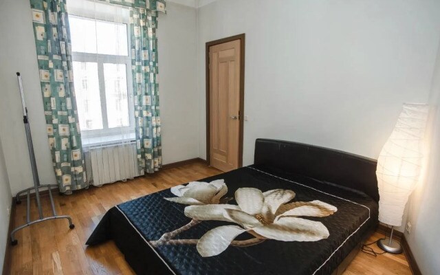 Apartment on Griboyedova 38