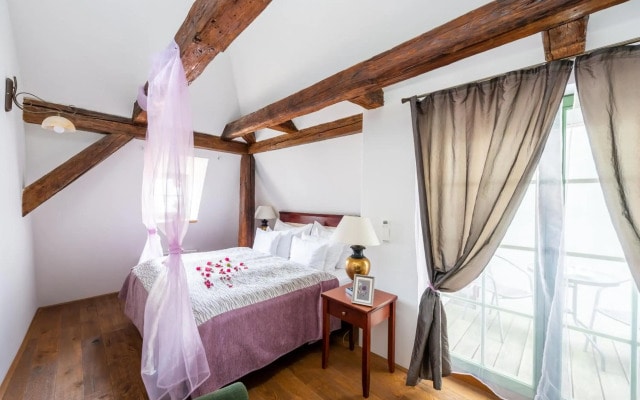 Nobles Apartments
