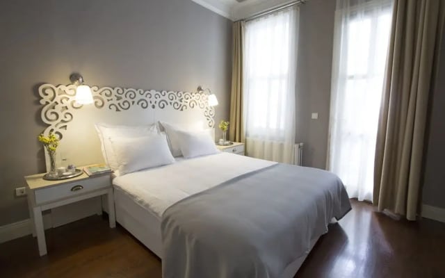 Miel Suites