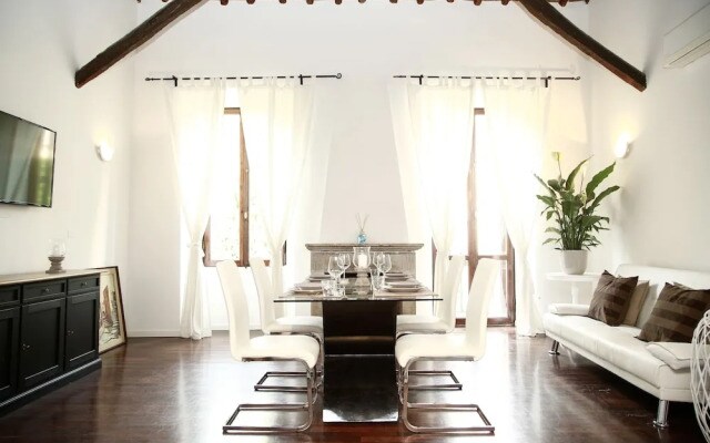 Vicolo Moroni Apartment