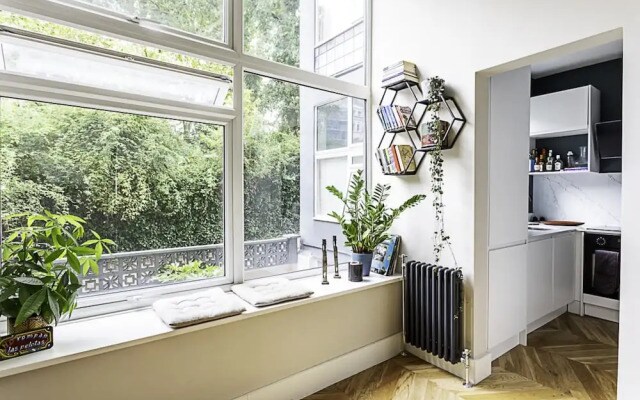 Well-decorated Notting Hill Flat