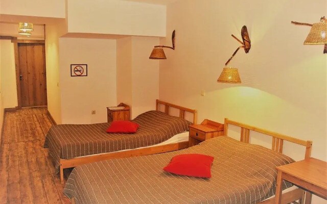 Sarin Hotel