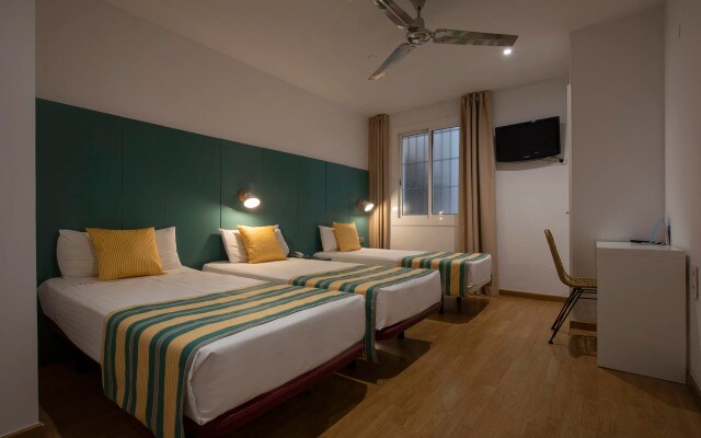 Yomo Hostal BCN Port