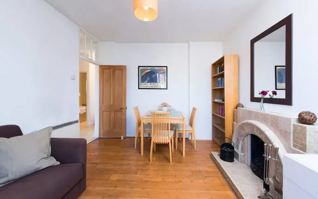 Incredibly Central Neat 2BR Flat!