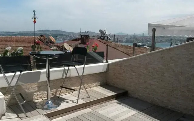 Cihangir Terrace w/ Bosphorus View