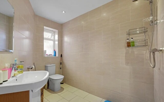Heathrow Living St Annes Svcs Hse 5 BDRM