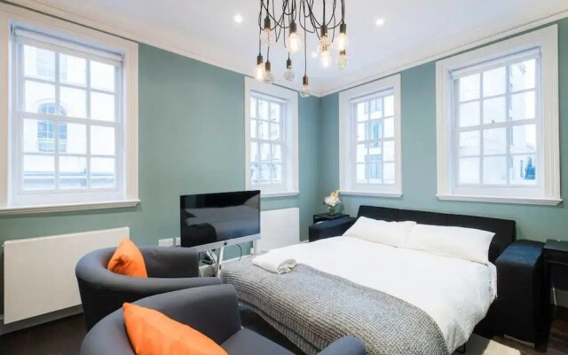 Elegant 2 bed Flat Close to Kensington Gardens!