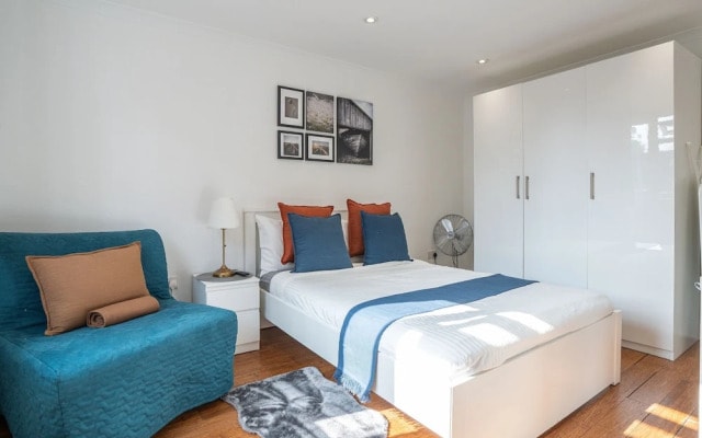 1 Bedroom Comfortable Flat in Kensington