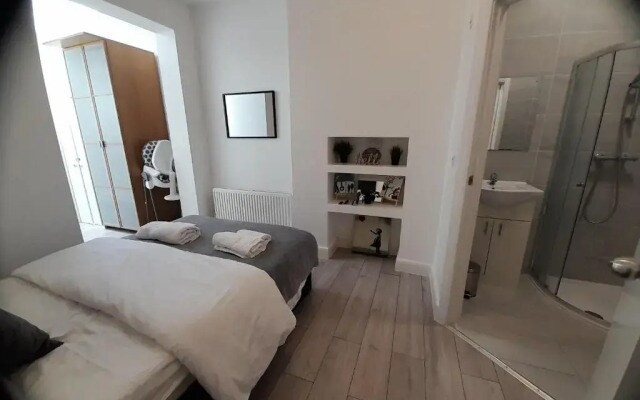 3BR 3Ensuite - Close to station - Parking upon request