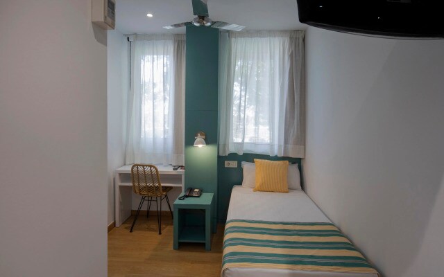 Yomo Hostal BCN Port