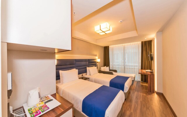 Golden Royal Hotel & Spa
