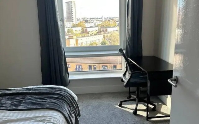 2 Bed Flat - Sleeps 4 - Balcony - Smoking