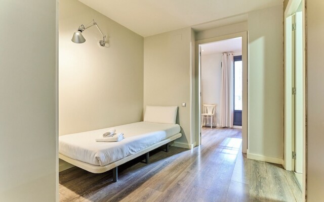 Montserrat Apartments by gaiarooms