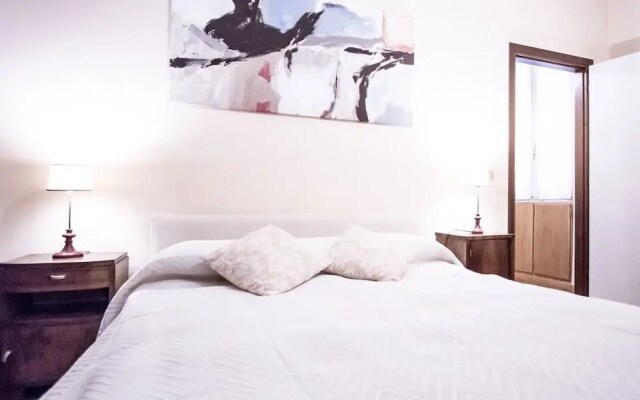 Trevi Fountain Home