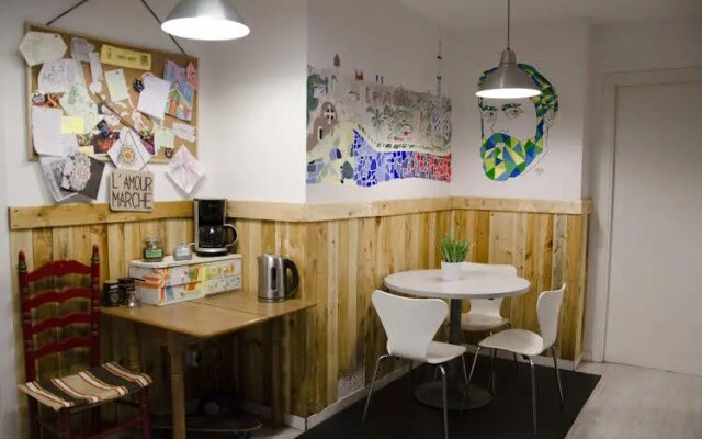 The Hostel Box - Gaudi