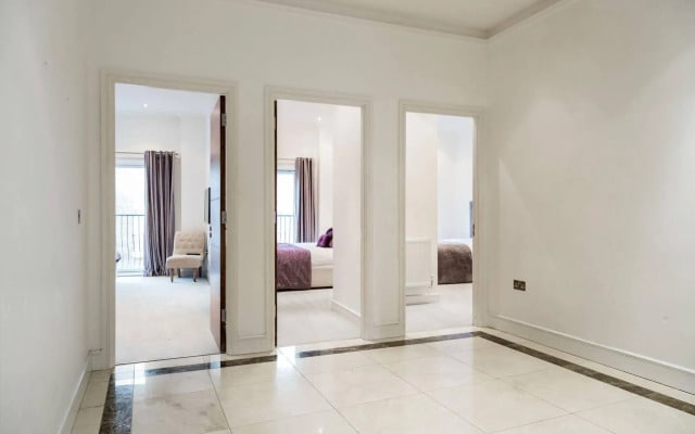 City Courtyard Apartments & Penthouse